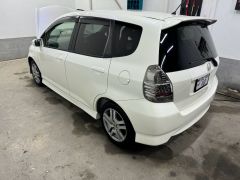 Photo of the vehicle Honda Fit