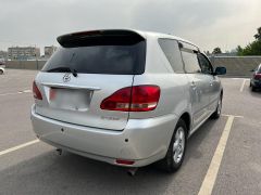 Photo of the vehicle Toyota Ipsum