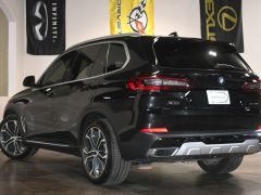 Photo of the vehicle BMW X5