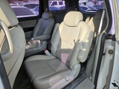 Фото авто Kia Carnival