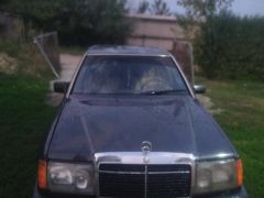 Сүрөт унаа Mercedes-Benz W124