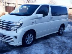 Сүрөт унаа Nissan Elgrand