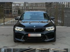 Photo of the vehicle BMW M5