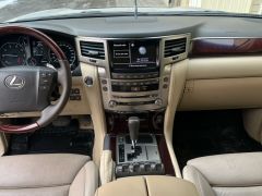 Photo of the vehicle Lexus LX