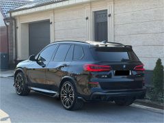 Photo of the vehicle BMW X5