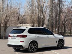 Photo of the vehicle BMW X5