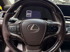 Photo of the vehicle Lexus ES