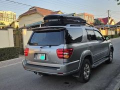 Сүрөт унаа Toyota Sequoia