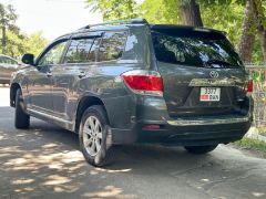 Сүрөт унаа Toyota Highlander