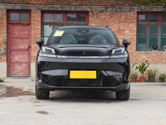 Photo of the vehicle Lynk &amp; Co 8