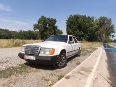 Photo of the vehicle Mercedes-Benz W124