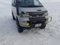 Сүрөт унаа Mitsubishi Delica