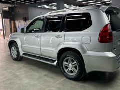 Photo of the vehicle Lexus GX