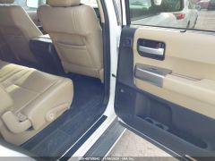 Сүрөт унаа Toyota Sequoia