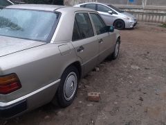 Сүрөт унаа Mercedes-Benz W124