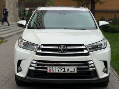 Photo of the vehicle Toyota Highlander