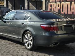 Photo of the vehicle Lexus LS