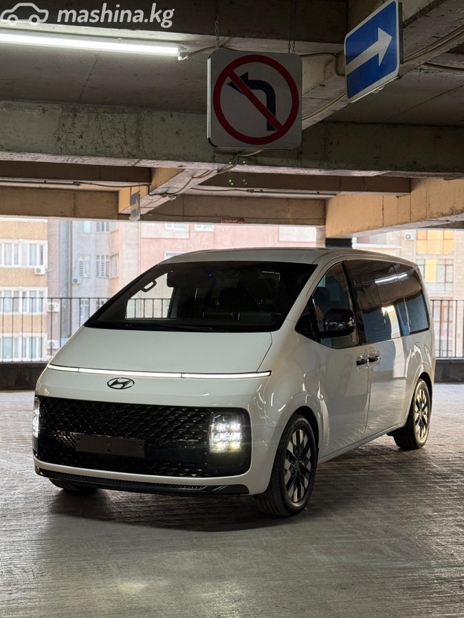 Hyundai Staria