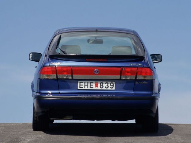 Фото Saab 900 II #4