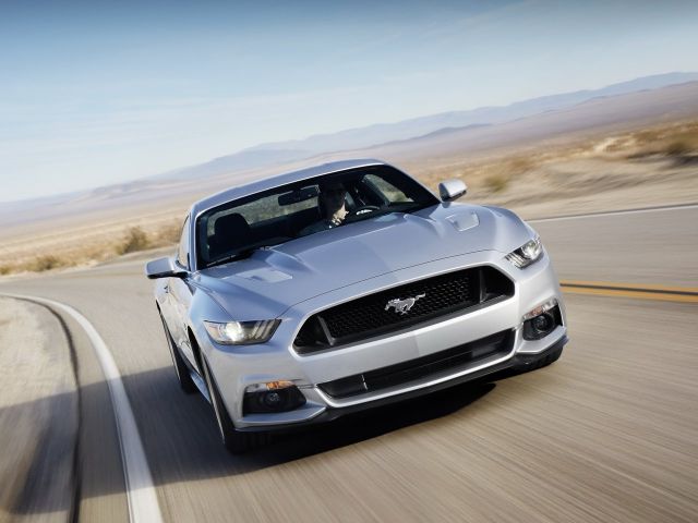 Фото Ford Mustang VI #3
