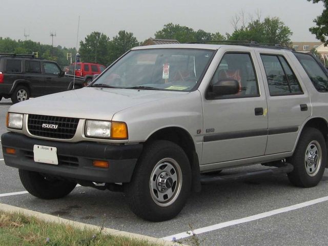 Фото Isuzu Wizard II #1