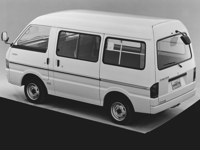 Фото Nissan Vanette III #2