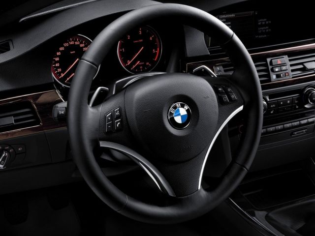 Фото BMW 3 серия V (E90/E91/E92/E93) Рестайлинг #9