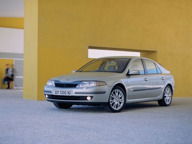 Фото Renault Laguna II #1