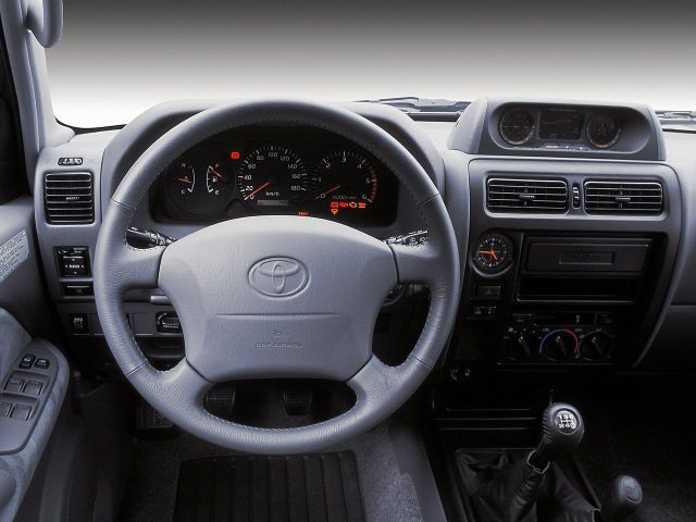 Фото Toyota Land Cruiser Prado 90 Series #4