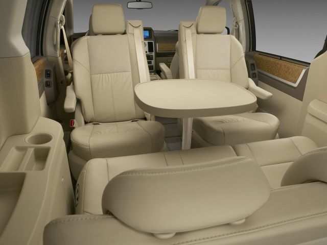 Фото Dodge Caravan V #8