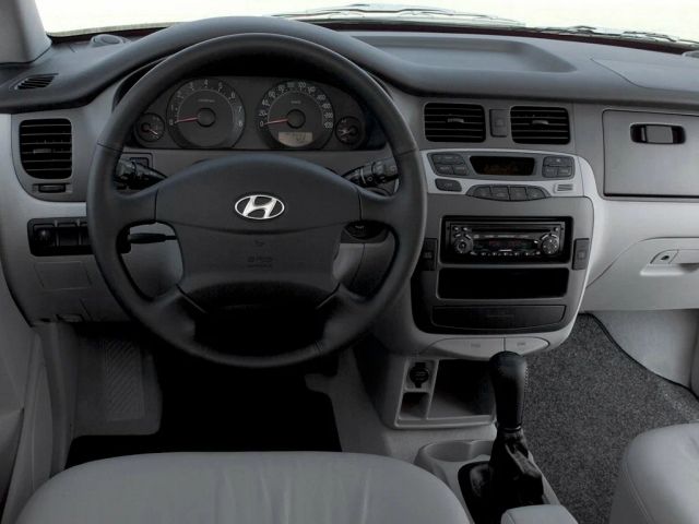 Фото Hyundai Trajet I Рестайлинг #5