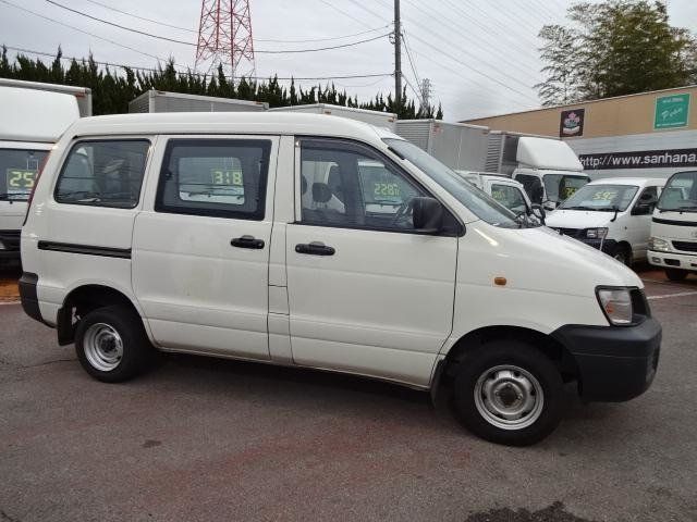 Фото Toyota LiteAce V #2