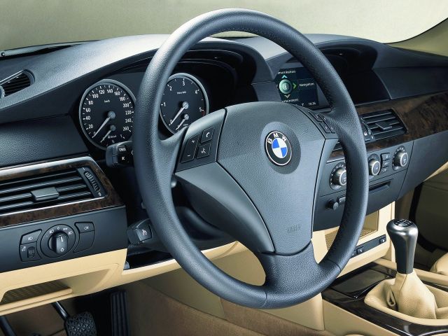 Фото BMW 5 серии V (E60/E61) #10
