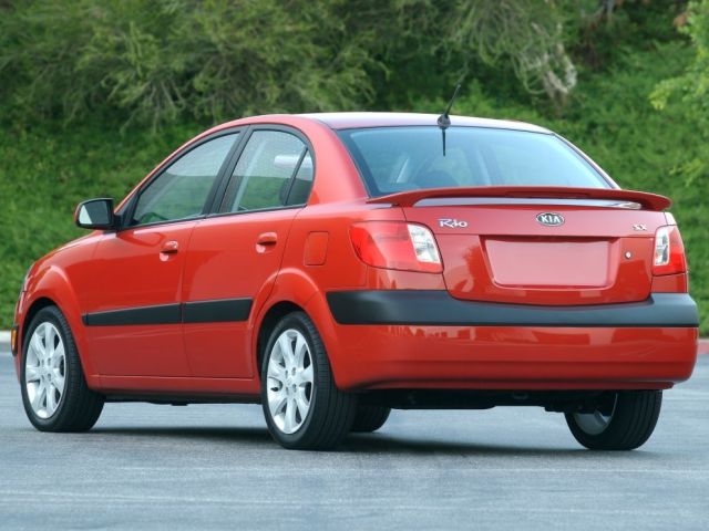 Фото Kia Rio II #2