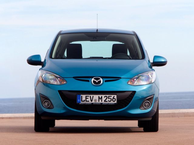 Фото Mazda 2 II Рестайлинг (DE2) #3