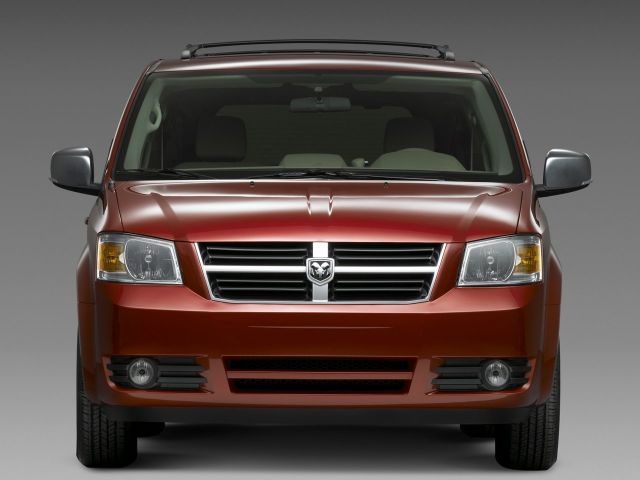 Фото Dodge Caravan V #3