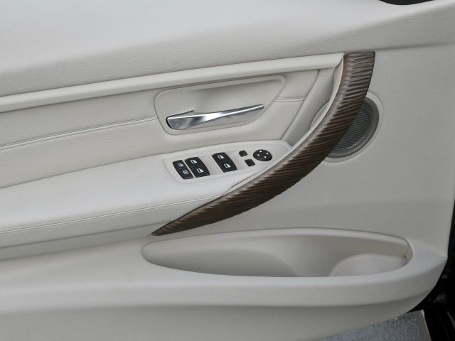 Фото BMW 3 Series VI (F3x) #8