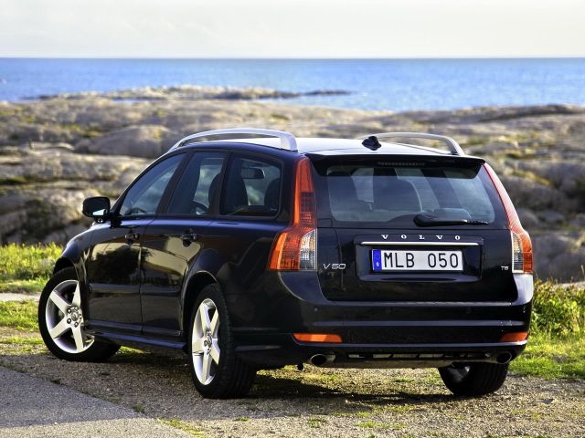 Фото Volvo V50 I Restyling #2