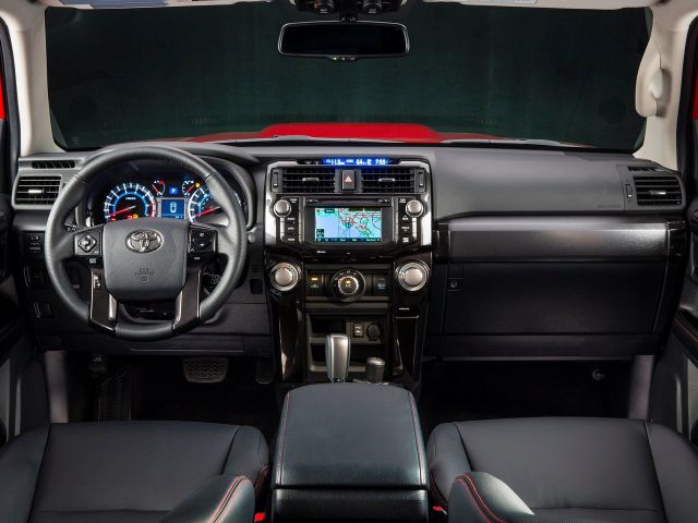 Фото Toyota 4Runner V Restyling #11