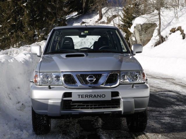 Фото Nissan Terrano II Рестайлинг #3