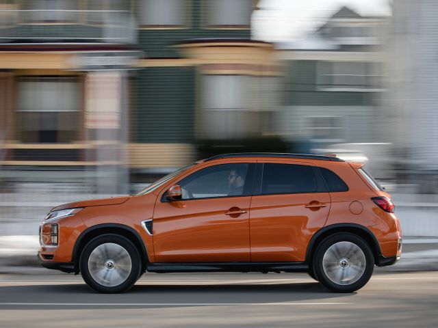 Фото Mitsubishi Outlander Sport I Restyling 3 #2