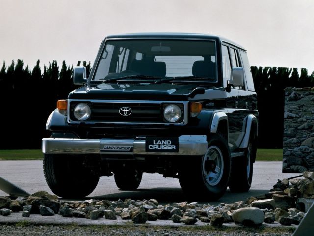 Фото Toyota Land Cruiser 70 Series #1