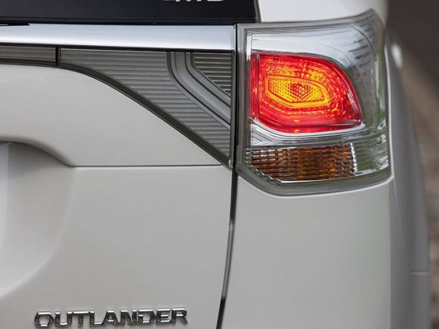 Фото Mitsubishi Outlander III #15