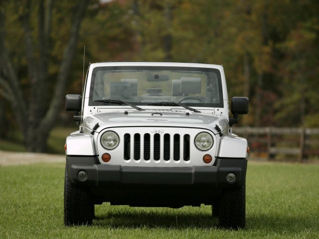 Фото Jeep Wrangler III (JK) #3