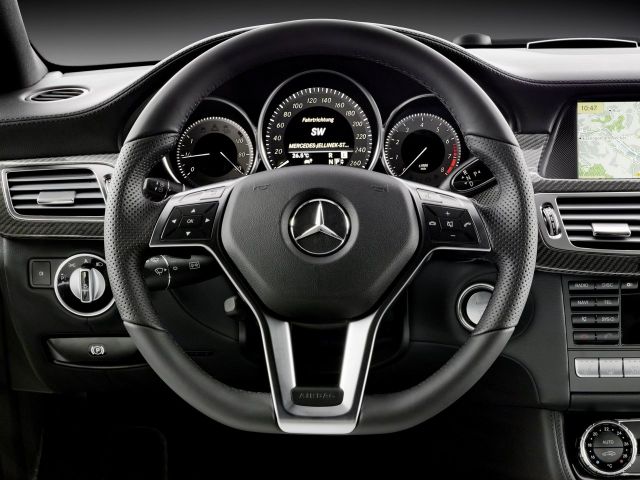 Фото Mercedes-Benz CLS II (C218) #7