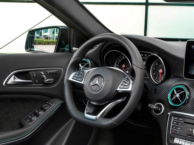 Фото Mercedes-Benz A-Класс III (W176) Restyling #8