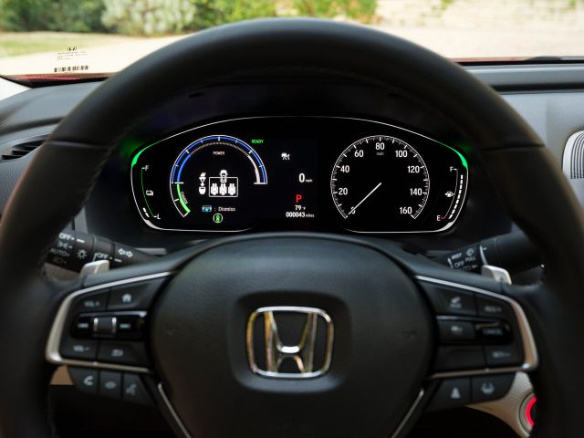 Фото Honda Accord X Рестайлинг #10