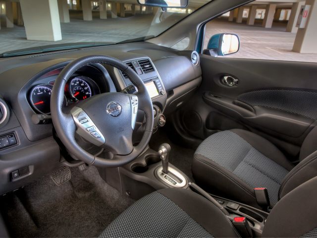 Фото Nissan Versa Note I #9