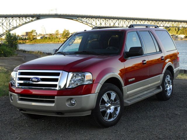 Фото Ford Expedition III #1