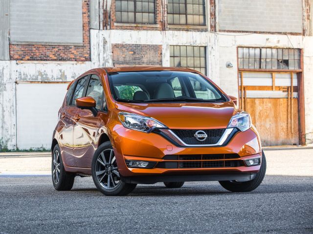 Фото Nissan Versa Note I Restyling #1